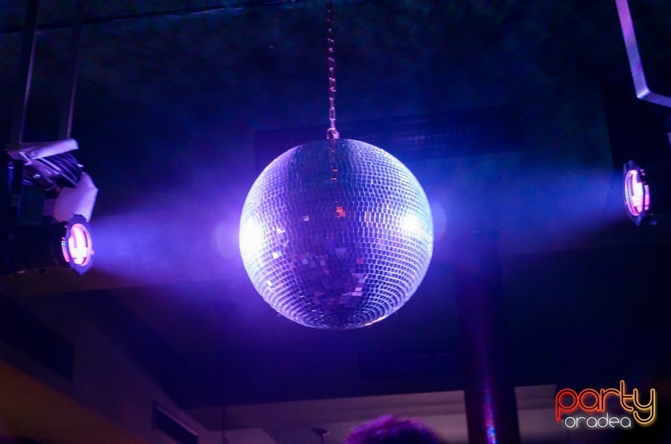Friday Night Party, Green Pub
