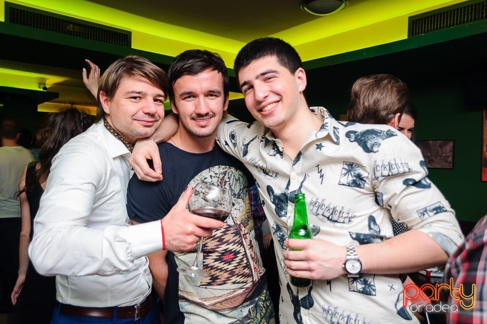 Friday Night Party, Green Pub
