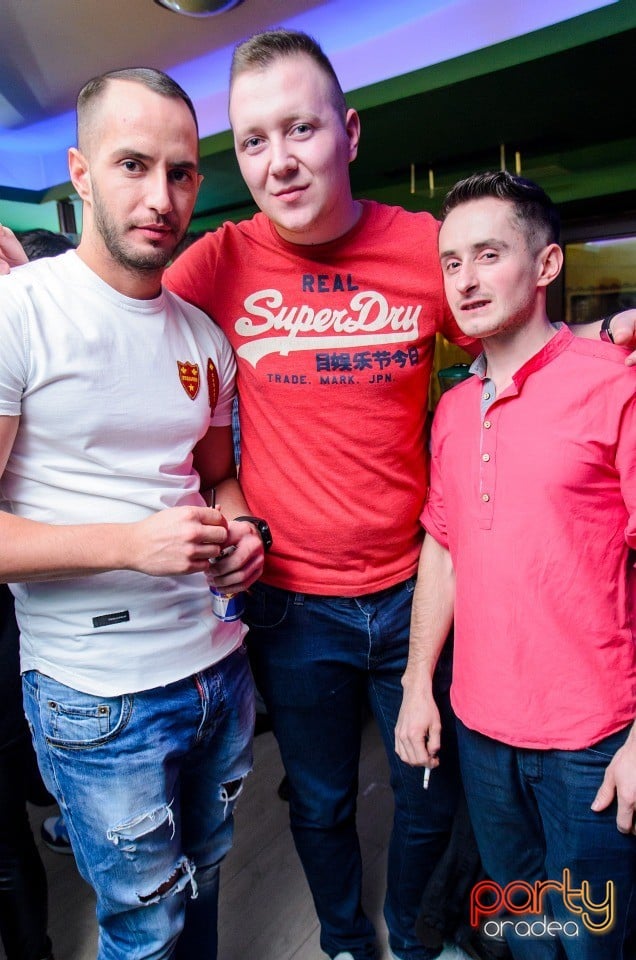 Friday Night Party, Green Pub