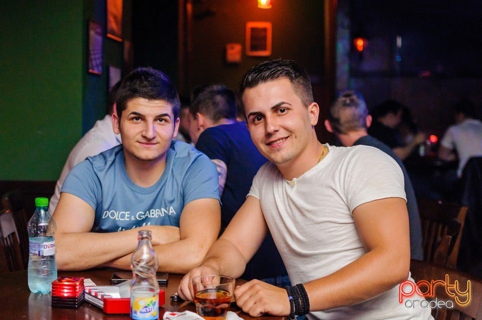 Friday Night Party, Green Pub