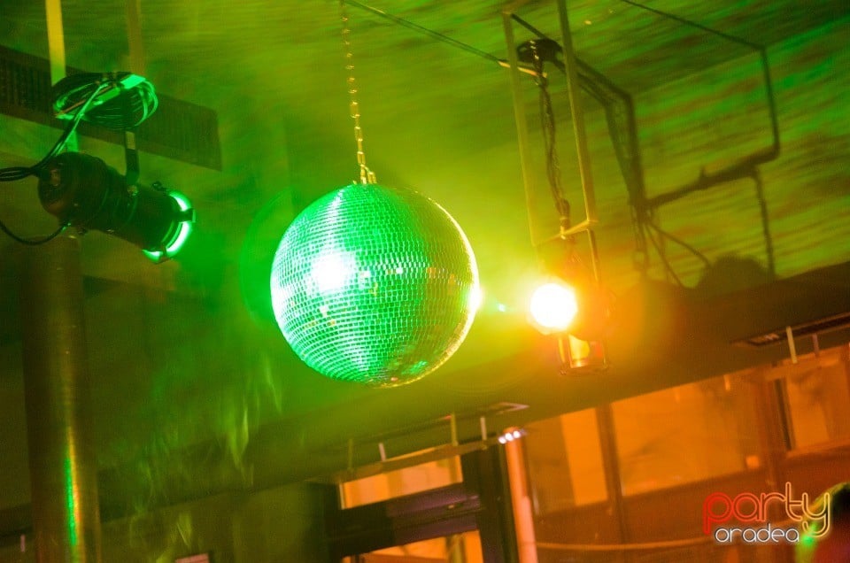 Friday Night Party, Green Pub
