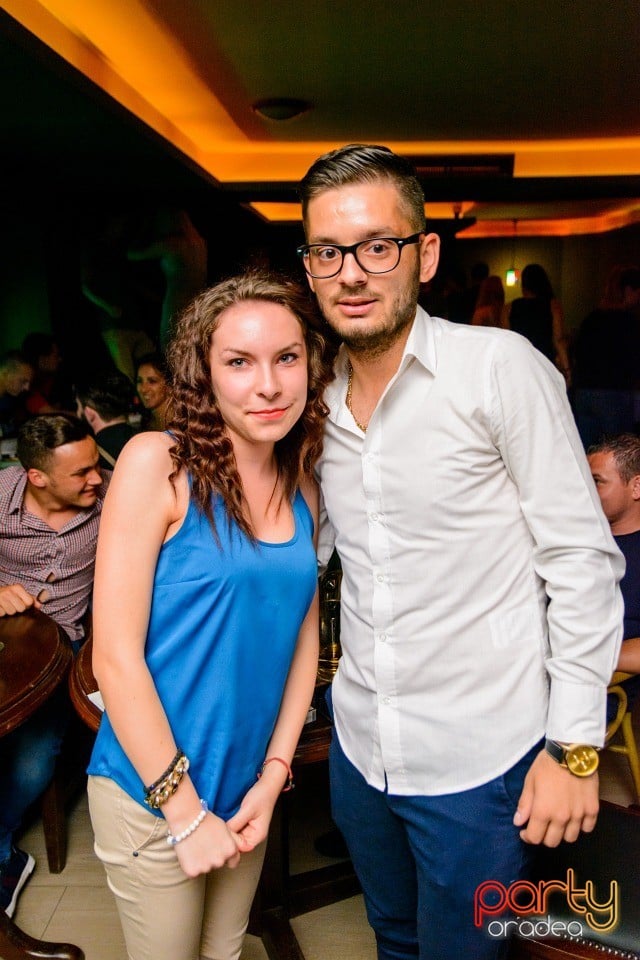Friday Night Party, Green Pub