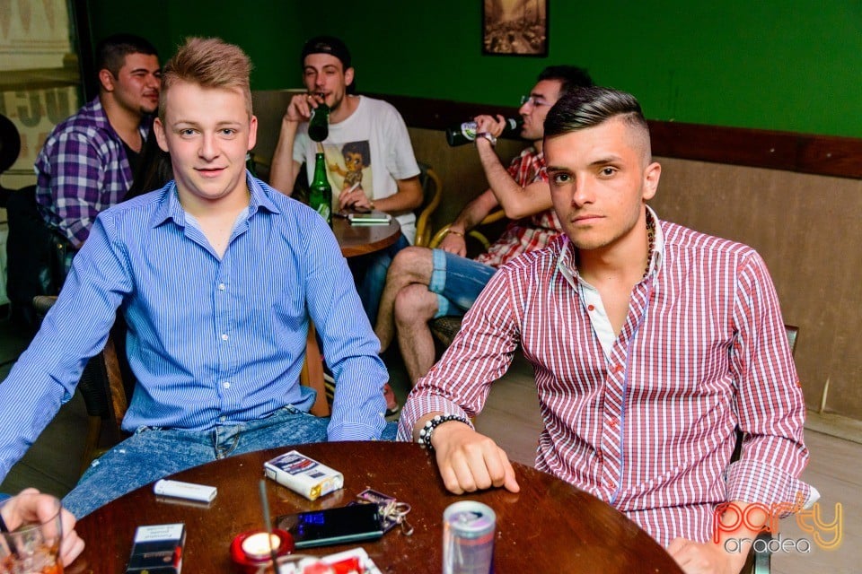 Friday Night Party, Green Pub