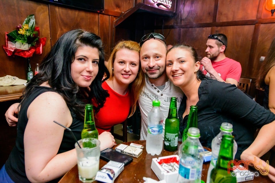 Friday Night Party, Green Pub