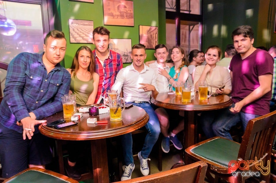 Friday Night Party, Green Pub