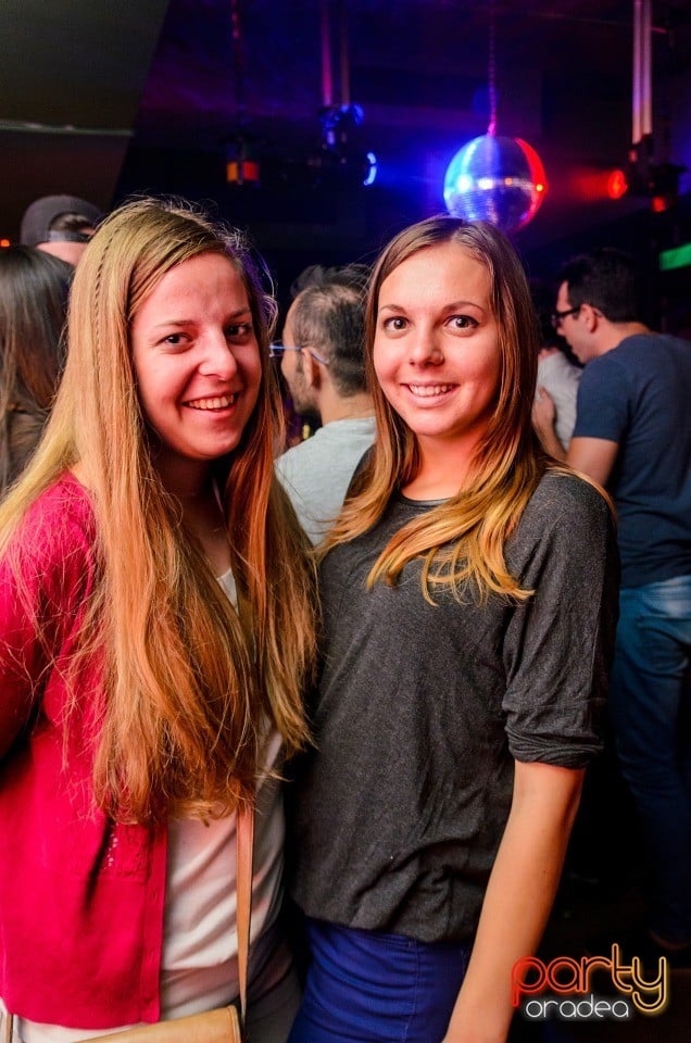 Friday Night Party, Green Pub