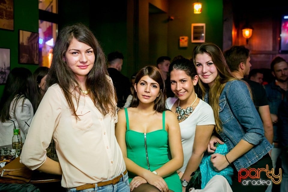 Friday Night Party, Green Pub