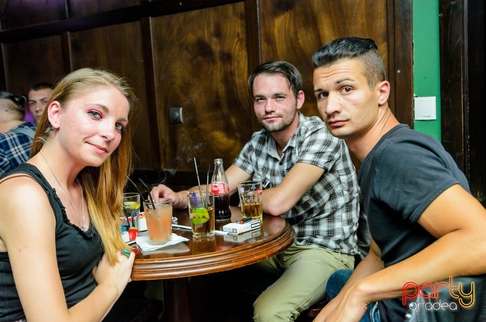 Friday Night Party, Green Pub