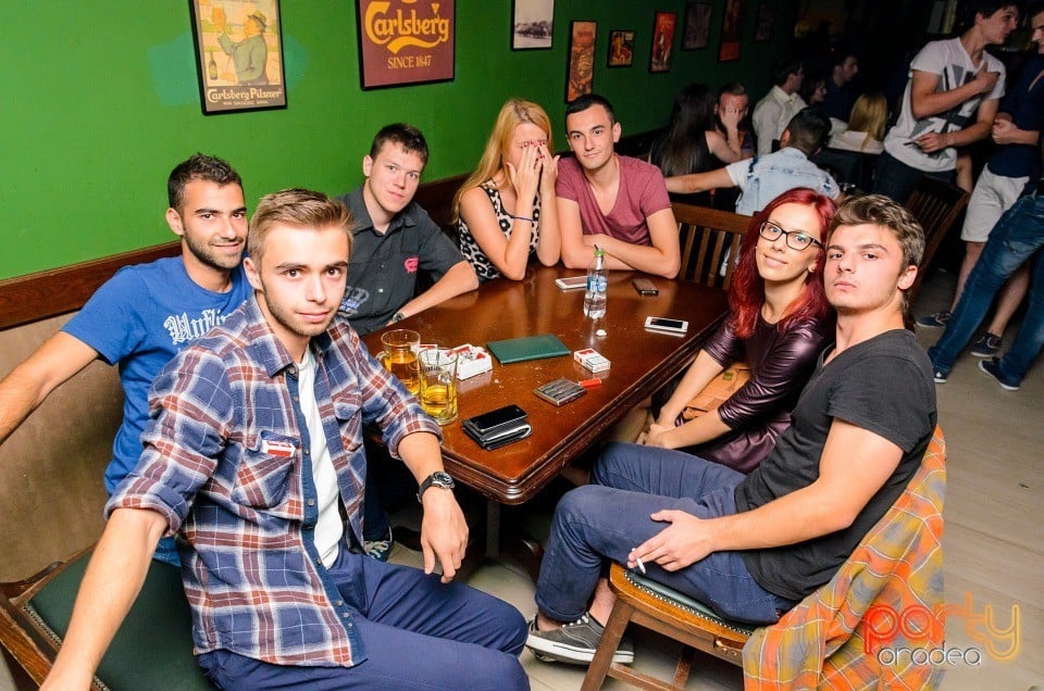 Friday Night Party, Green Pub