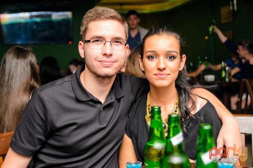 Friday Night Party, Green Pub