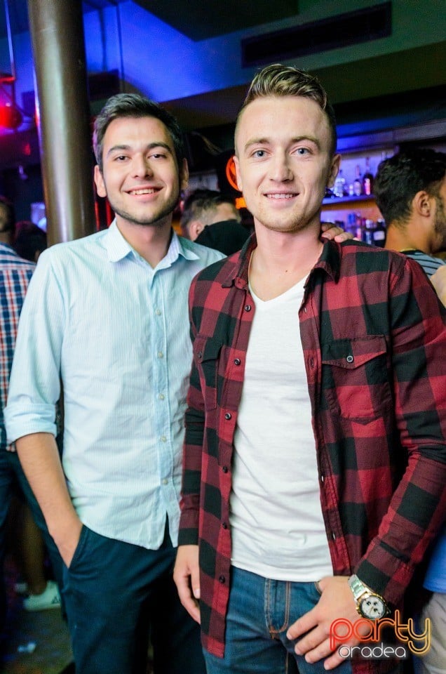 Friday Night Party, Green Pub