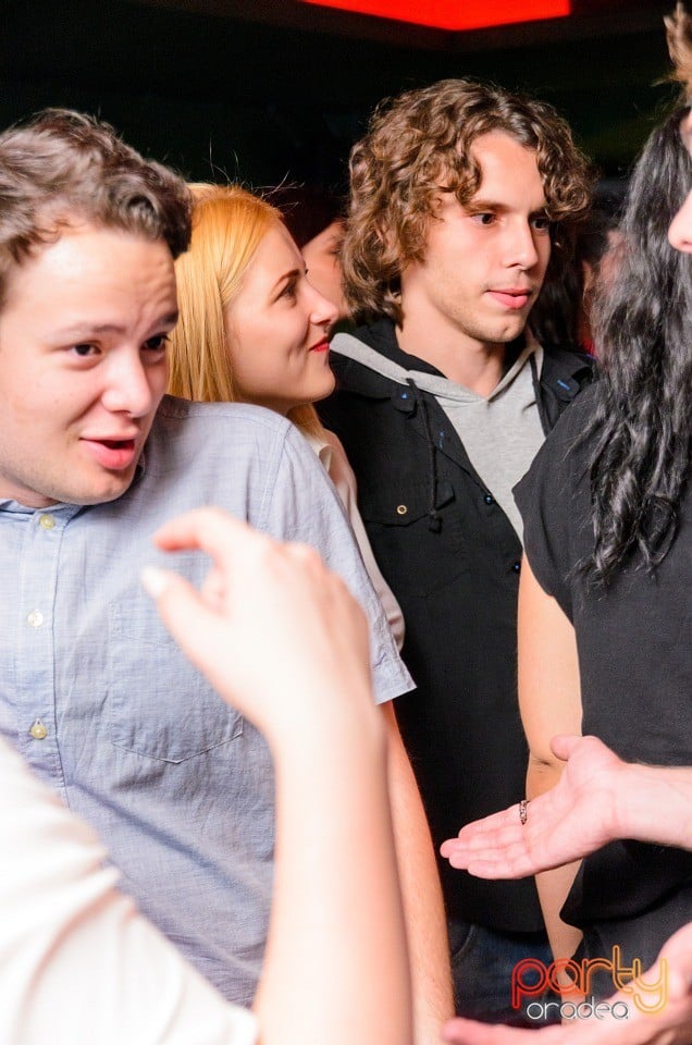 Friday Night Party, Green Pub