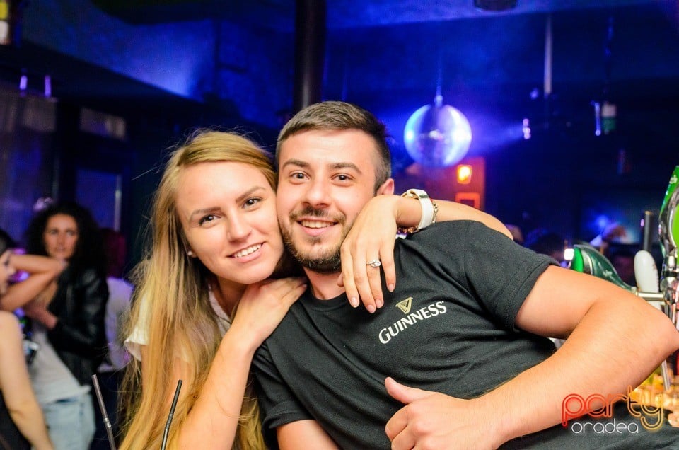 Friday Night Party, Green Pub