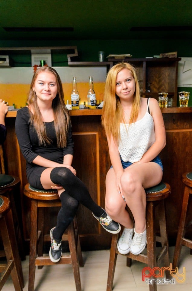 Friday Night Party, Green Pub