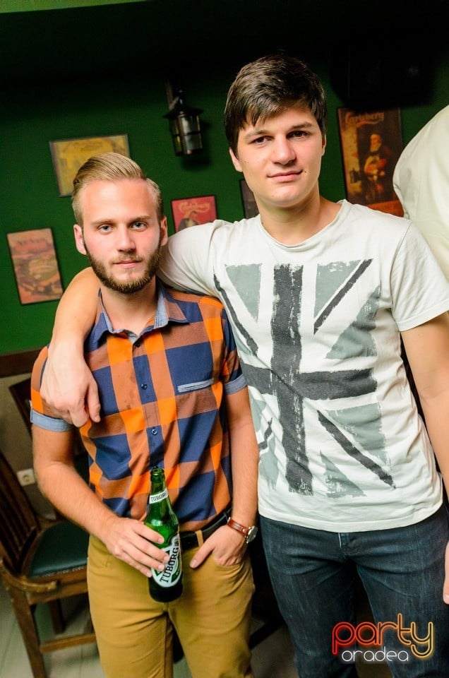 Friday Night Party, Green Pub