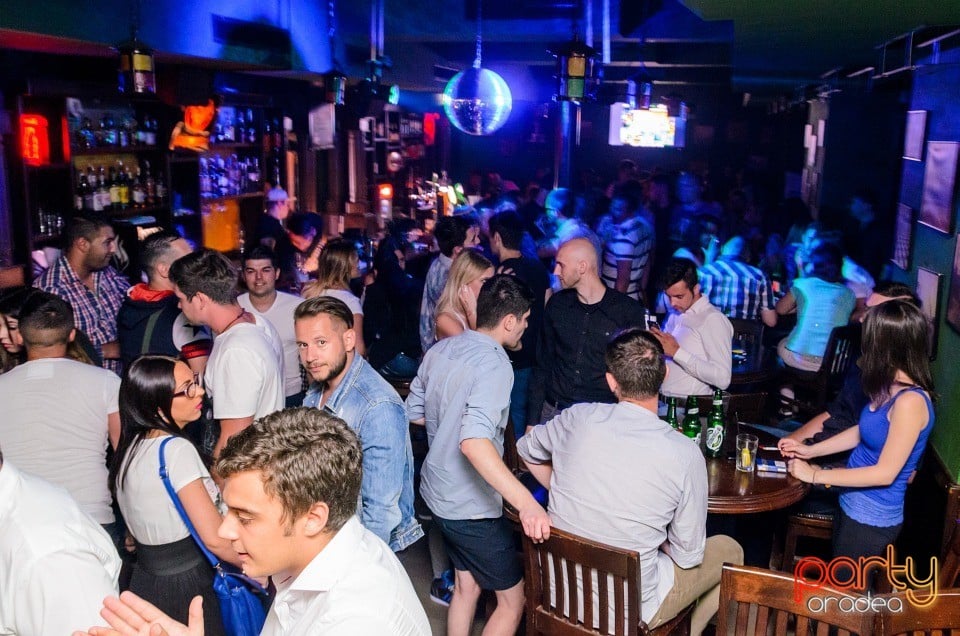 Friday Night Party, Green Pub