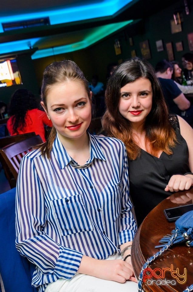 Friday Night Party, Green Pub