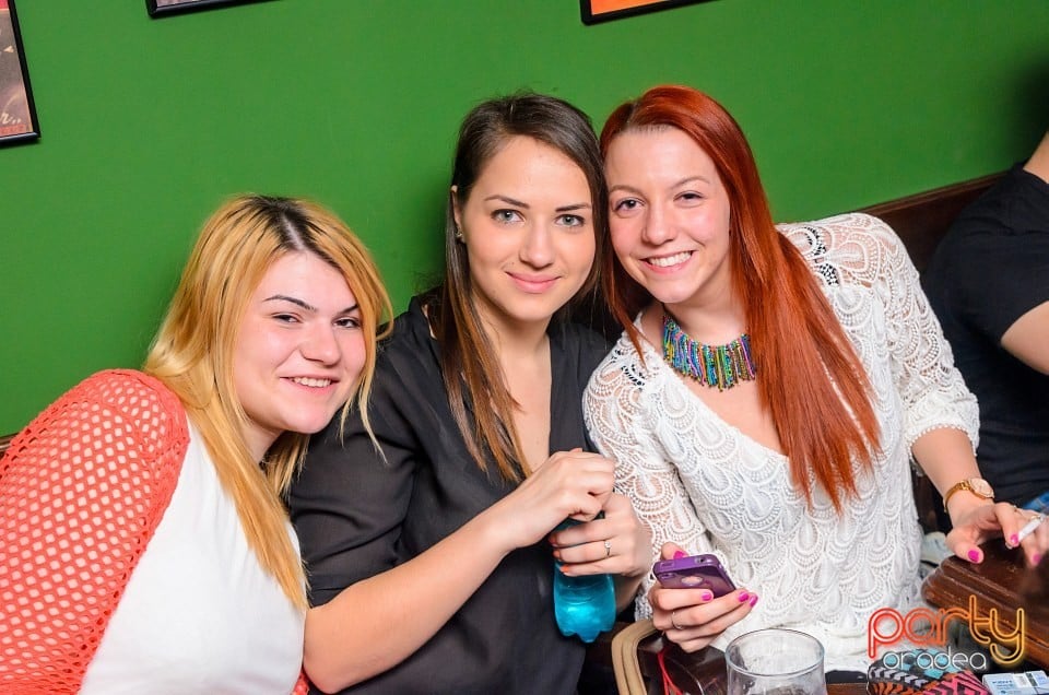 Friday Night Party, Green Pub