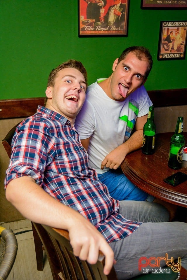 Friday Night Party, Green Pub