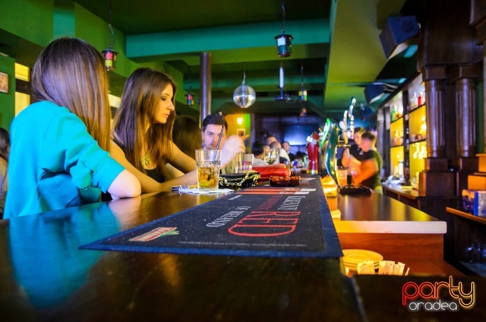 Friday Night Party, Green Pub