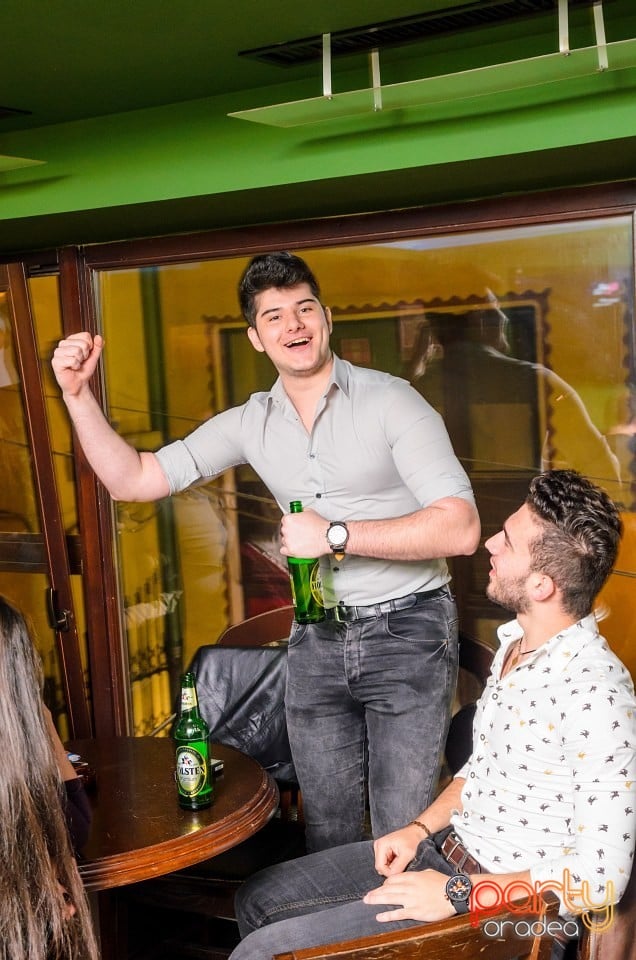 Friday Night Party, Green Pub