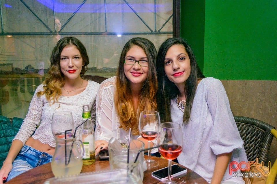 Friday Night Party, Green Pub