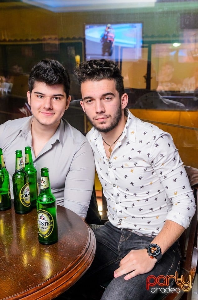 Friday Night Party, Green Pub