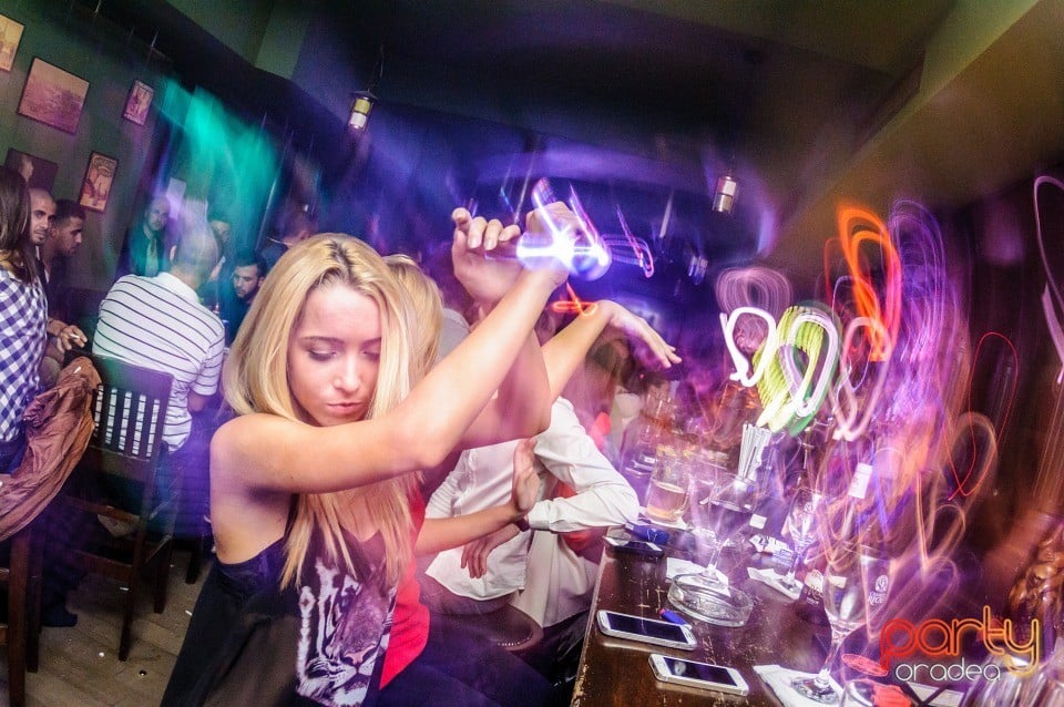 Friday Night Party, Green Pub