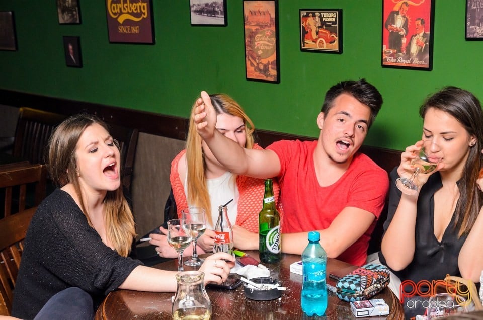 Friday Night Party, Green Pub