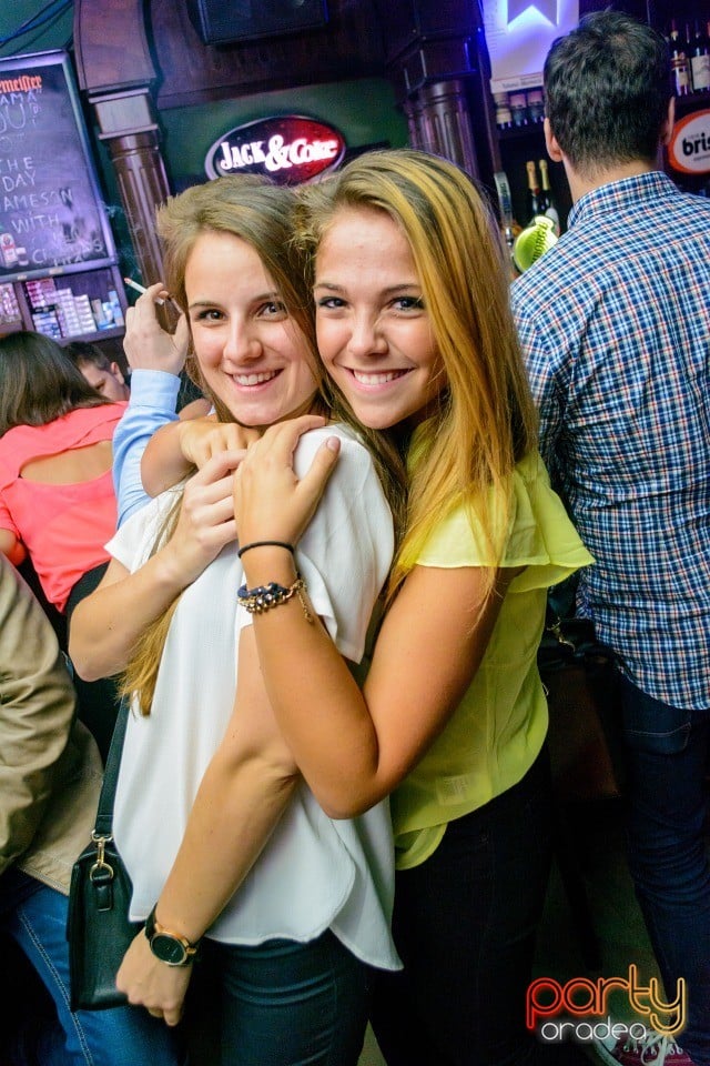 Friday Night Party, Green Pub