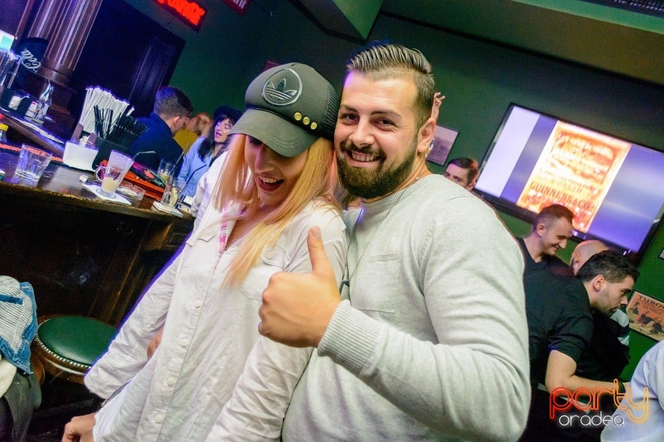 Friday Night Party, Green Pub