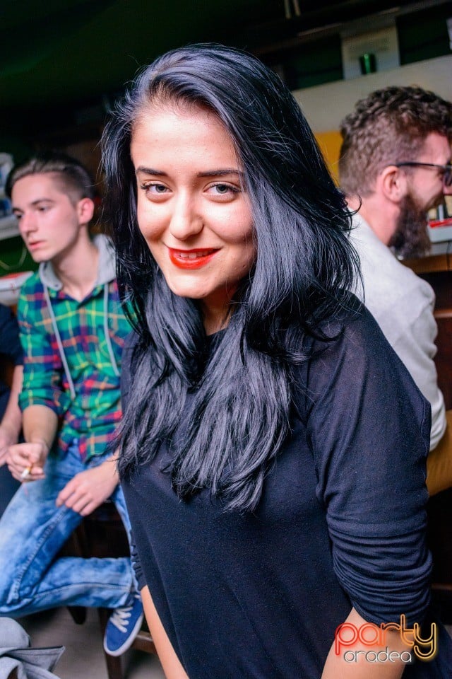 Friday Night Party, Green Pub