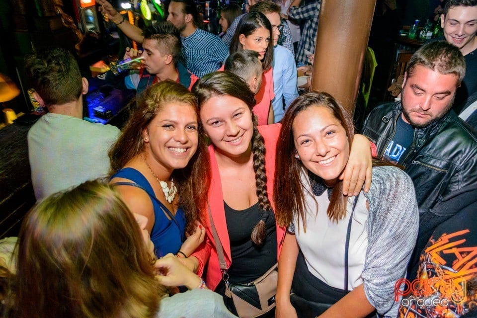 Friday Night Party, Green Pub