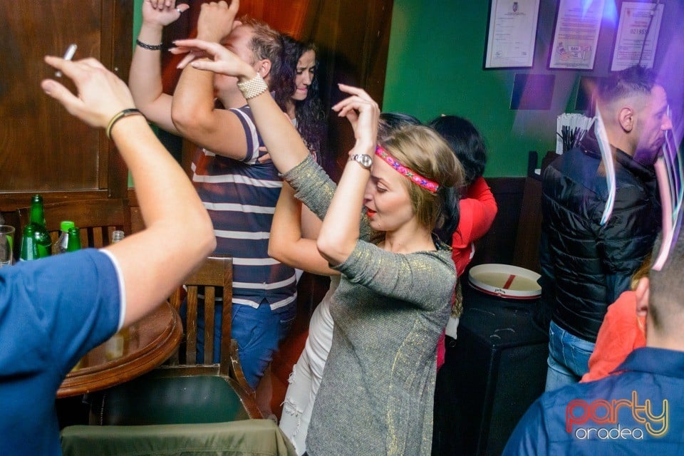 Friday Night Party, Green Pub