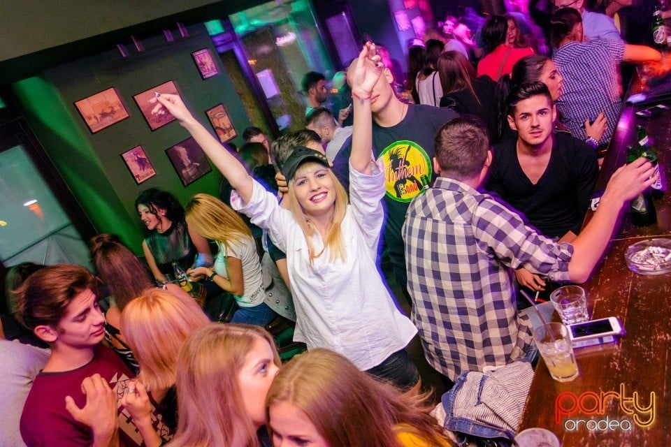 Friday Night Party, Green Pub