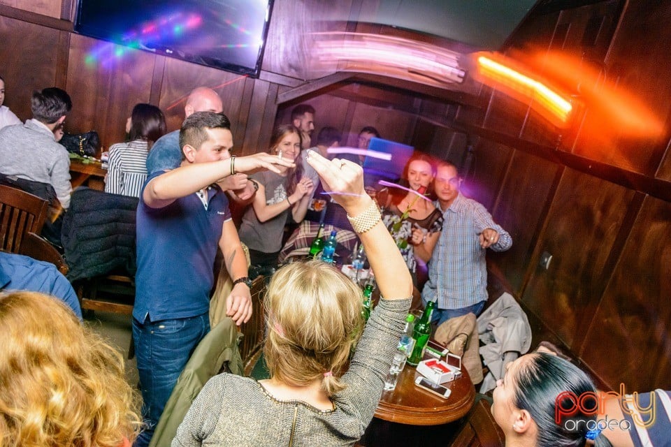 Friday Night Party, Green Pub