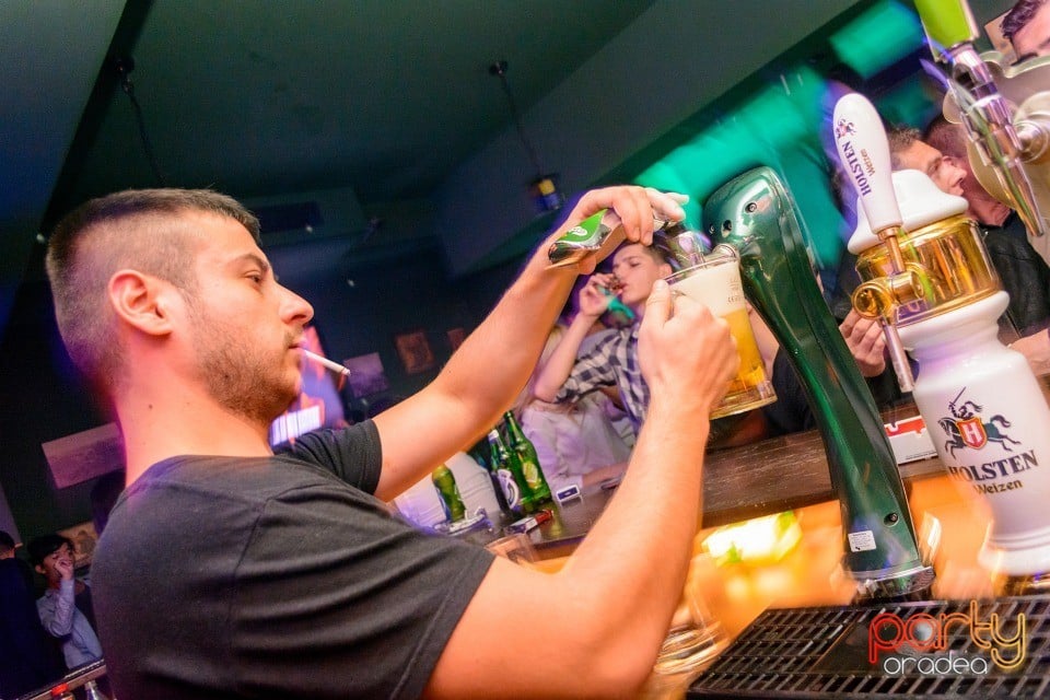 Friday Night Party, Green Pub