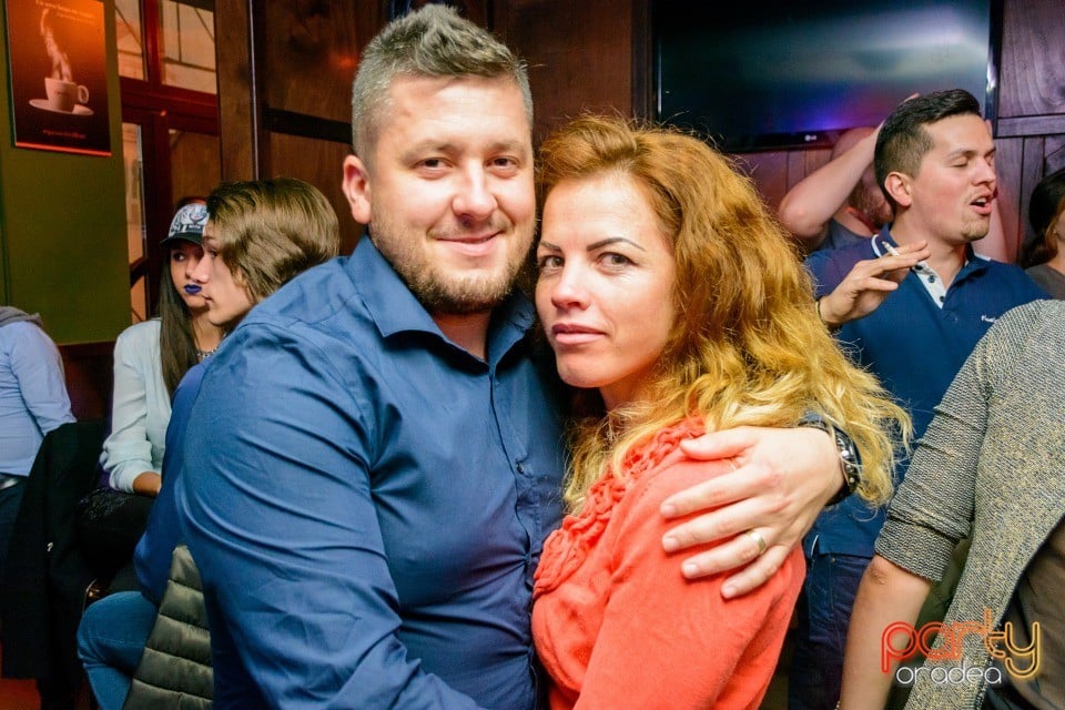 Friday Night Party, Green Pub