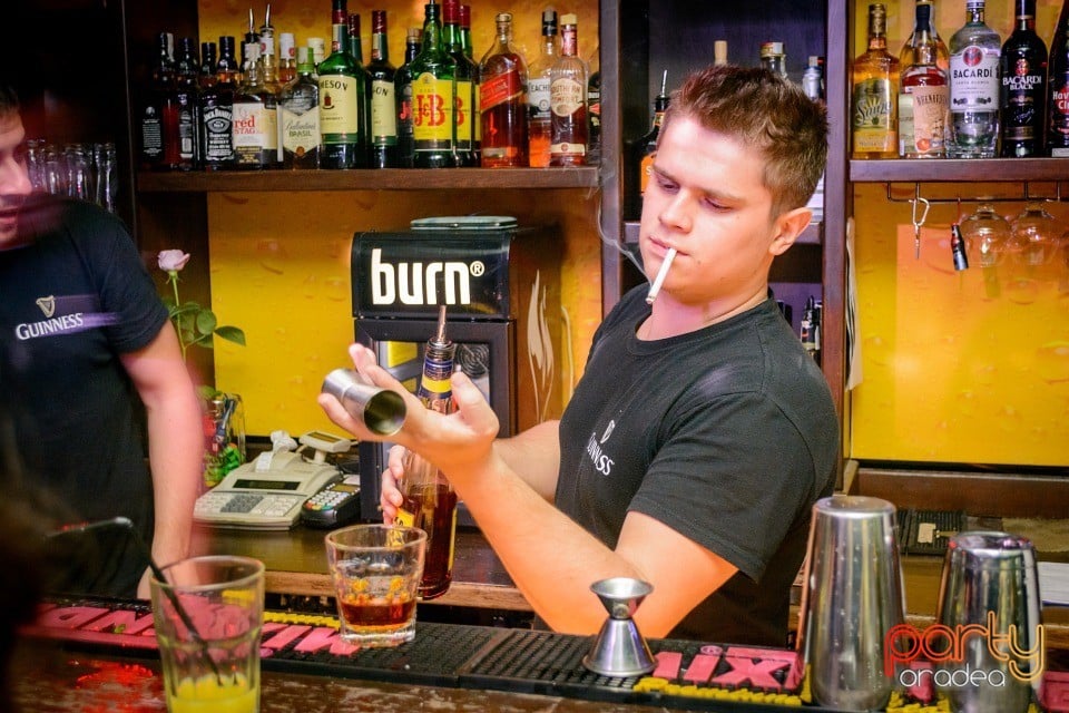 Friday Night Party, Green Pub