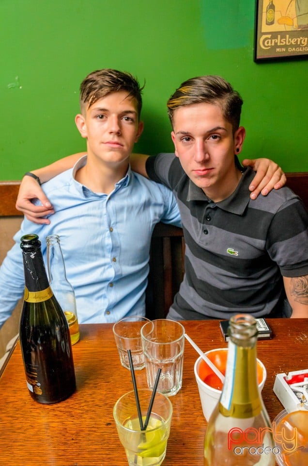 Friday Night Party, Green Pub