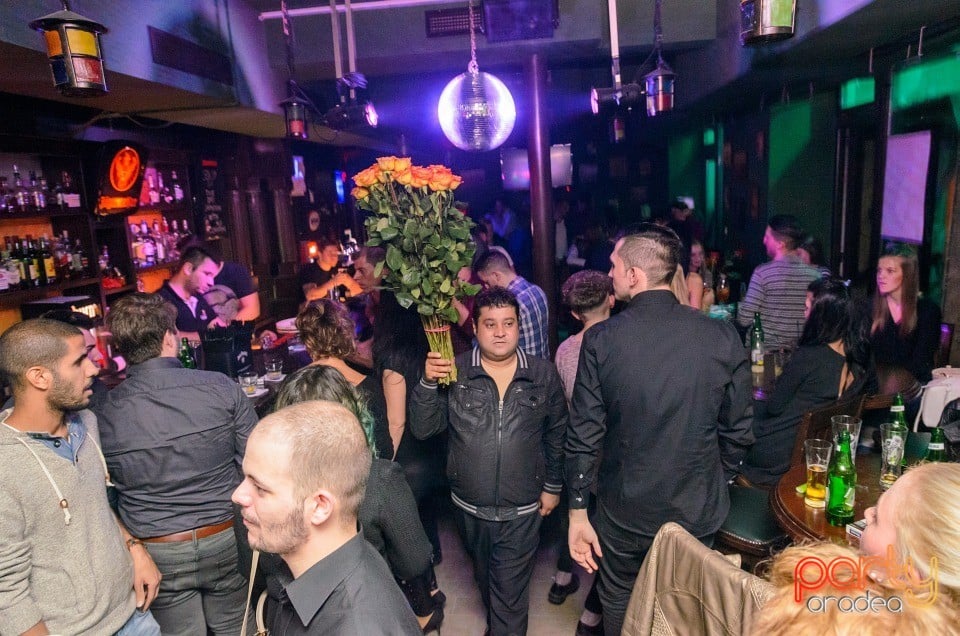 Friday Night Party, Green Pub