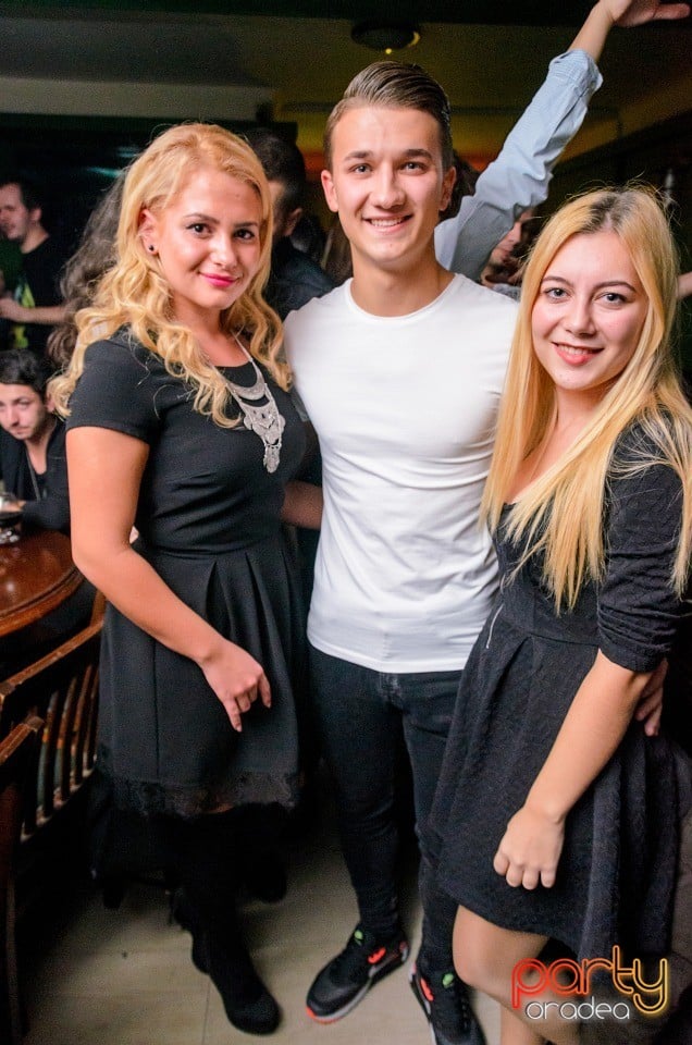 Friday Night Party, Green Pub