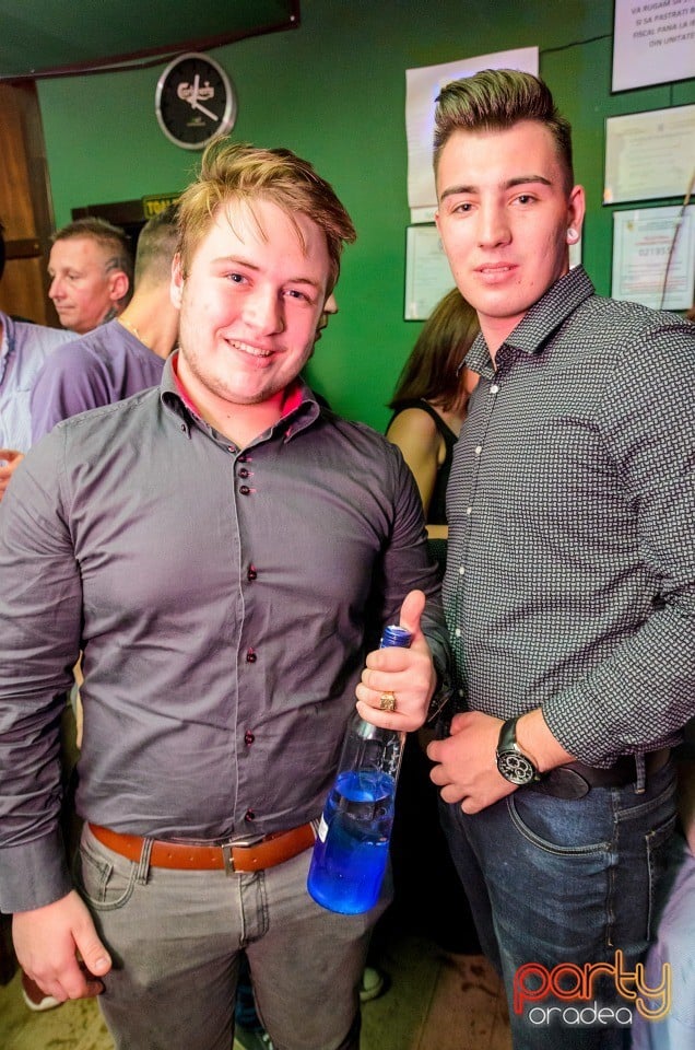 Friday Night Party, Green Pub