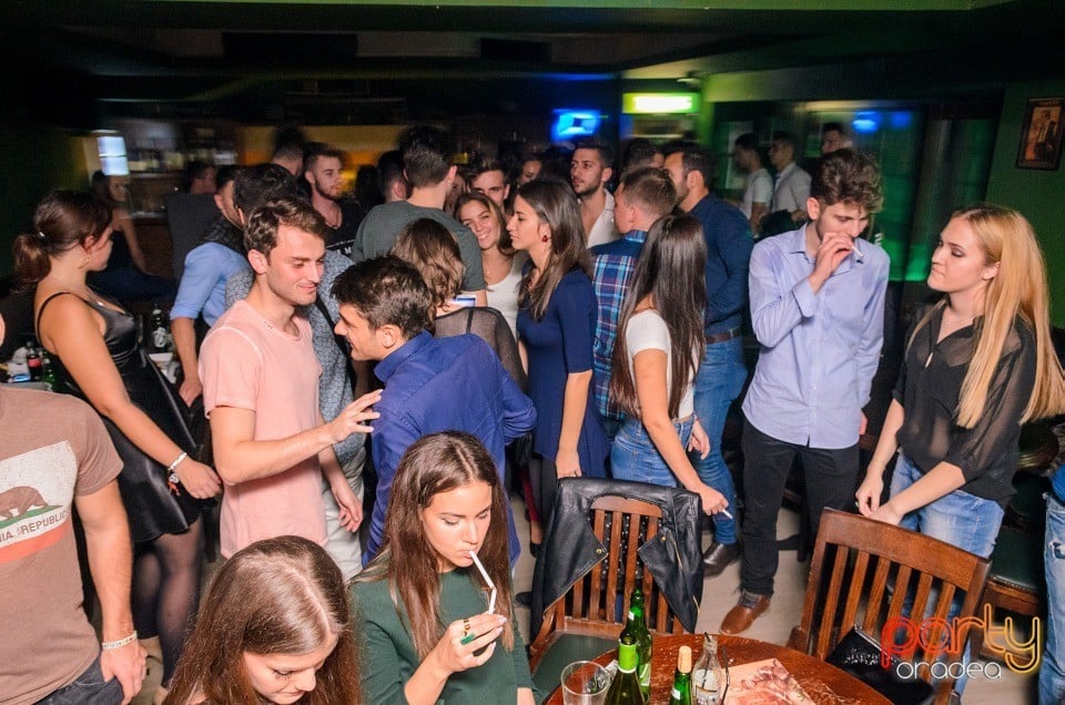Friday Night Party, Green Pub