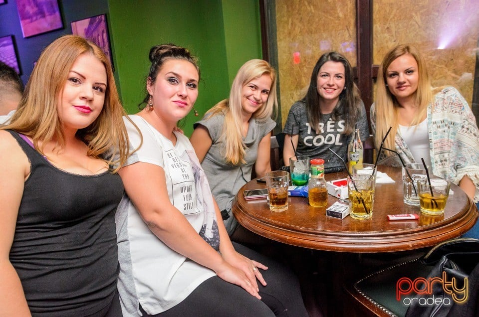 Friday Night Party, Green Pub