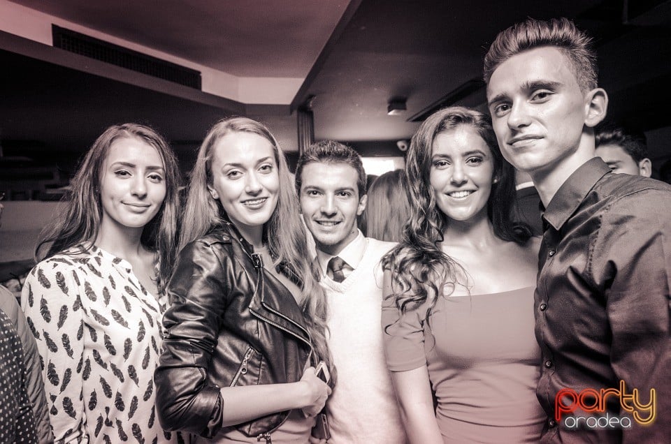 Friday Night Party, Green Pub