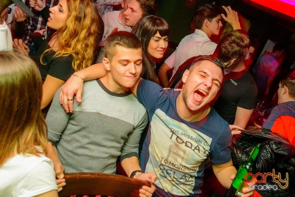 Friday Night Party, Green Pub