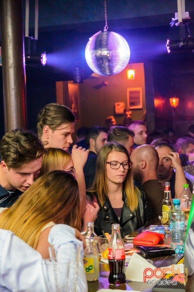 Friday Night Party, Green Pub