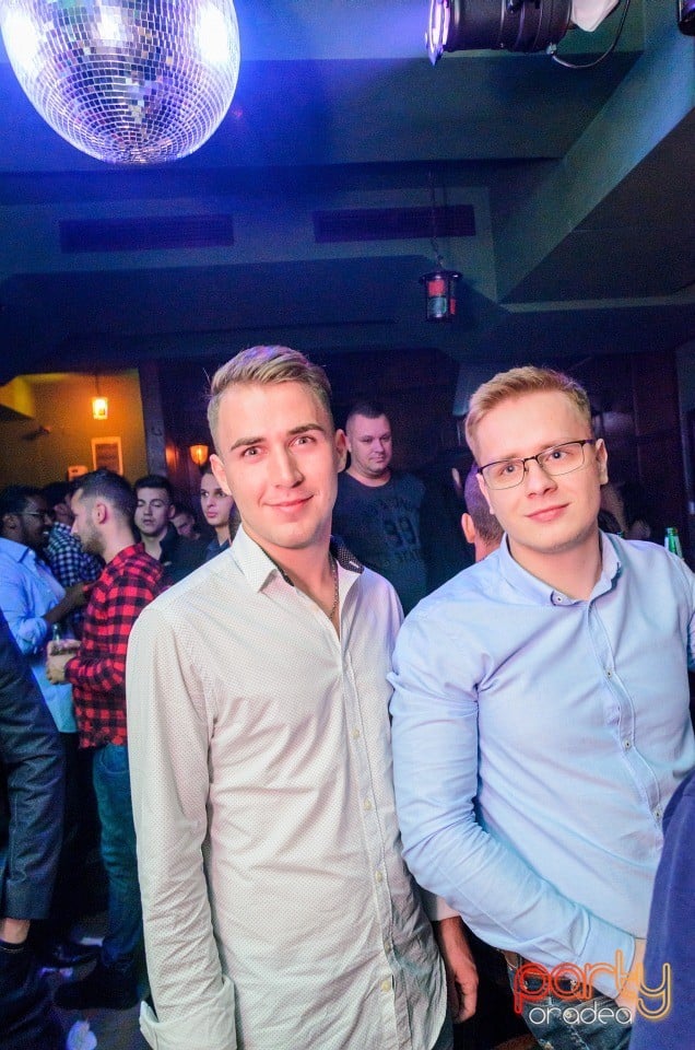 Friday Night Party, Green Pub