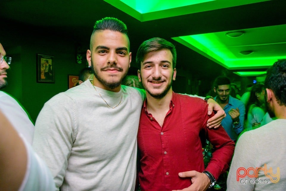 Friday Night Party, Green Pub